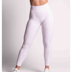 P’tula peak legging- size small